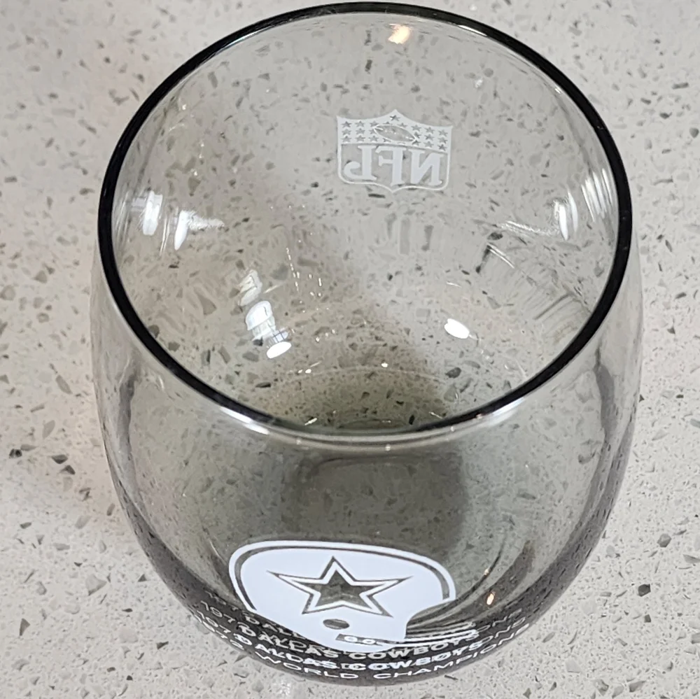 Pair of Vintage Dallas Cowboys NFL 1972 World Champs Glass 4.5" Tall Smoke - Picture 3 of 5